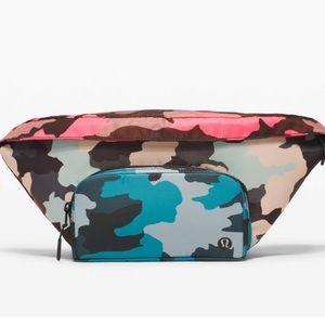 Lululemon The Rest is Written Belt Bag 3L
Heritage 365 Camo Guava Pink Multi